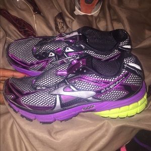 Brooks Ravenna running shoes